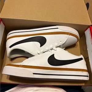 Nike Men's Court Legacy Size 9 Men NWT
